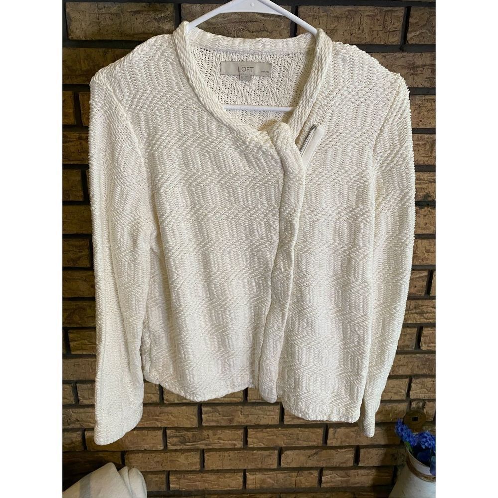 Loft Knit Sweater‎